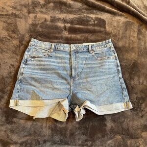 American Eagle Outfitters ‘Mom short’ Blue Jean Shorts High-Waisted Cuffed